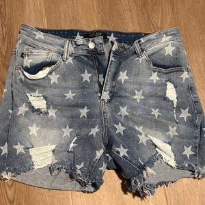 Judy Blue Star Print Distressed Denim Shorts - Blue